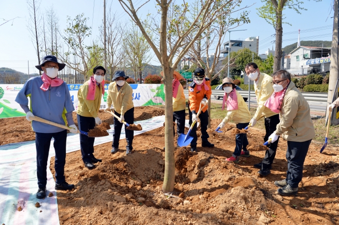 ‘2050 탄소중립 실현, 숲속의 광양’ 조성 도시녹화 행사_3