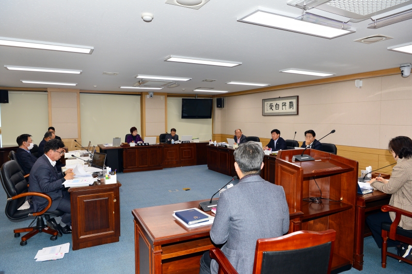 2025년 행정사무감사 - 정책질의 - (산업건설위원회)_0